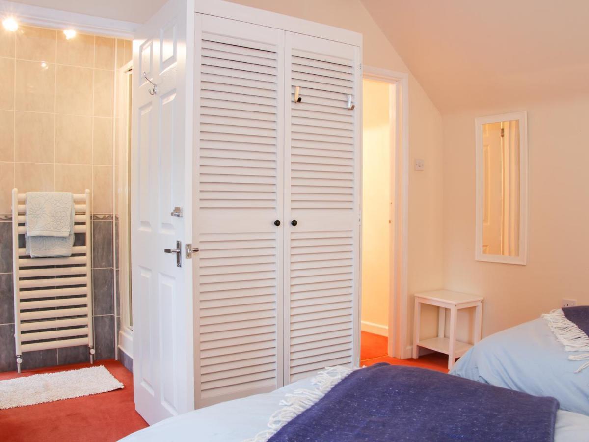Cream Door Cottage Kidderminster Exterior photo