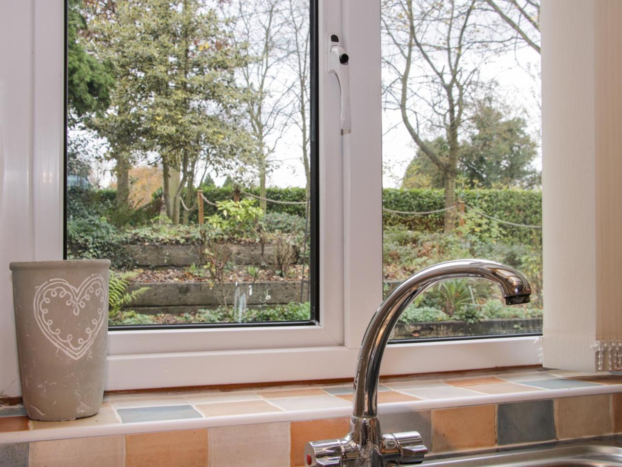 Cream Door Cottage Kidderminster Exterior photo