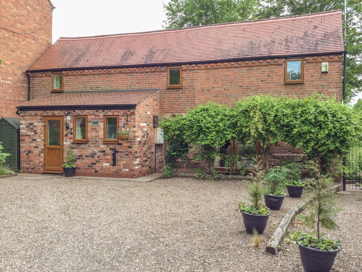 Cream Door Cottage Kidderminster Exterior photo